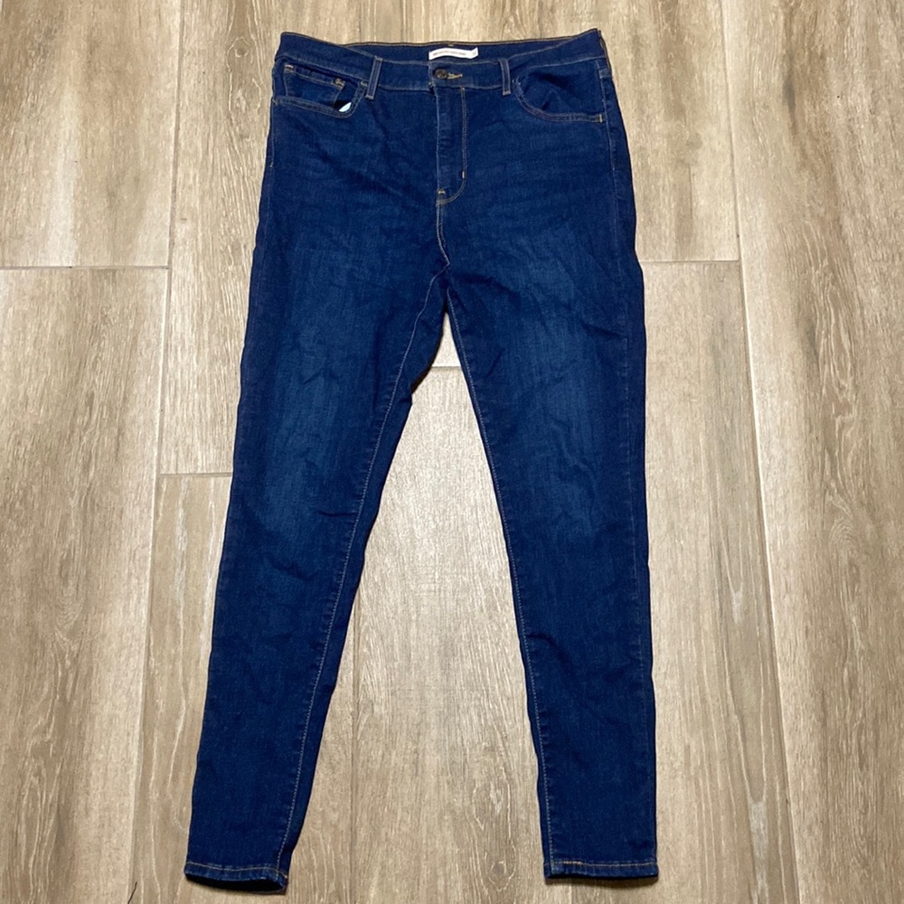 Levi’s hi rise super skinny jeans 32